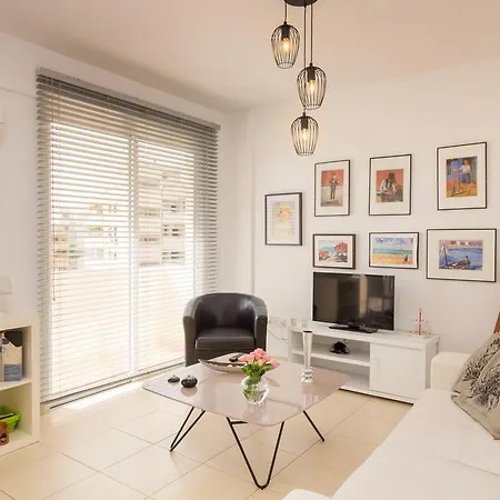 Elena Court Apt 401 Larnaca