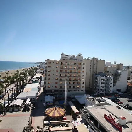Elena Court Apt 401 Апартаменты *