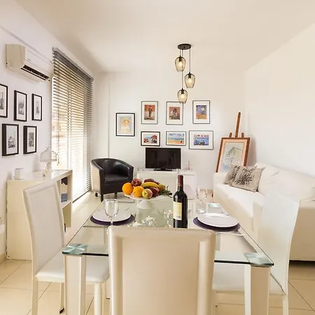 Апартаменты Elena Court Apt 401